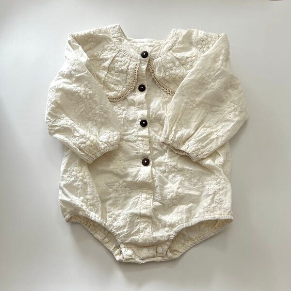 韓国子供服 ホワイト アイボリー ベージュ フラワー刺繍ロンパース 80cm
