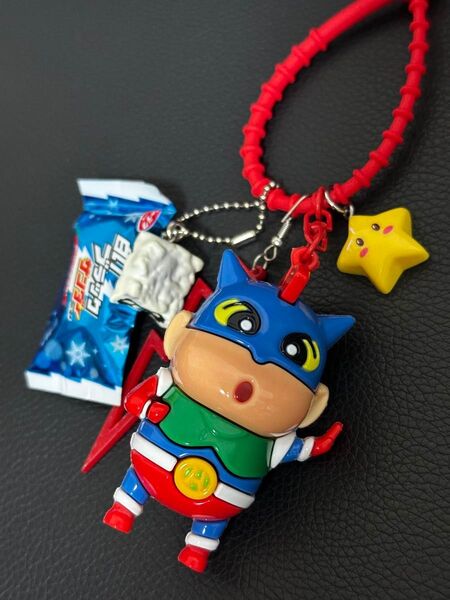 じゃらじゃらキーホルダー クレヨンしんちゃん アクション仮面 ブラックサンダー ガチャガチャ フィギュア マスコット