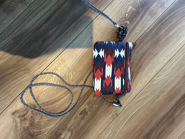 カブー KAVU ショルダーバッグ サコッシュ バッグ ウォレット 斜め掛け カジュアル アウトドア ストリート 9207