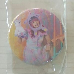 【レア】しなこ ユニコーンパーティー缶バッジ 変顔(?) 膝上ショット