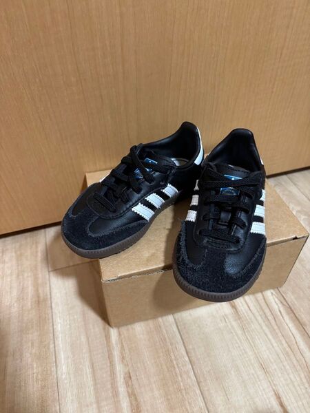 SAMBA キッズ adidas