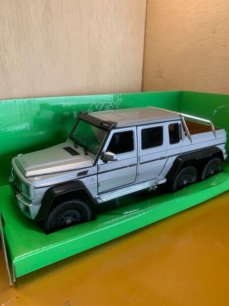 Mercedes-Benz G63 AMG 6x6 ミニカー シルバー