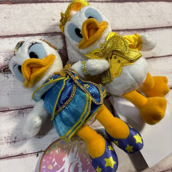 【新品未使用】ディズニーリゾート 40周年 ドナルド &デイジー ぬいぐるみバッジ2体セット