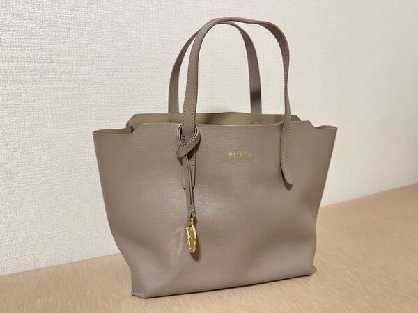 FURLA フルラ サリー トートバッグ グレージュ レザー ベージュ グレー