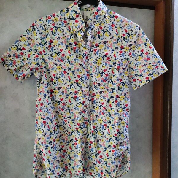 H&M カラフル花柄 小花柄 半袖アロハシャツ かりゆしウェア 総柄 半袖シャツ 花柄