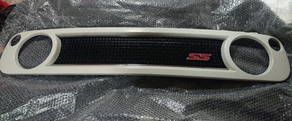 ラパンSS 純正グリル 爪折れ無し ホワイト エンブレム 後ろ側のパーツ付き HE21S フロントグリル