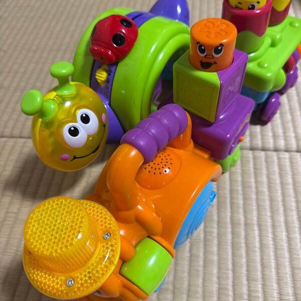 フィッシャープライス fisher price でんでんむし 機関車 おもちゃ ベビーおもちゃ