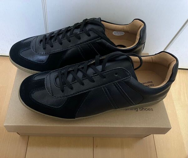 ジャーマントレーナー GERMAN TRAINeR スニーカー 黒 24センチ 24.5センチ グリーンレーベルリラクシング 38