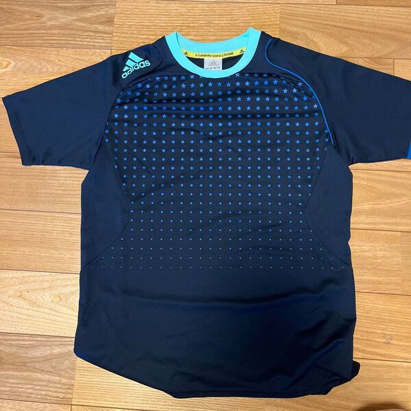 アディダススポーツTシャツ