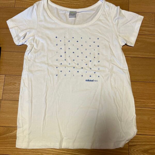 アディダス Tシャツ