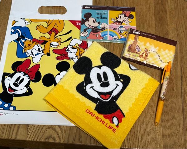 ディズニー ミッキータオル・メモ・ボールペンなど計4点