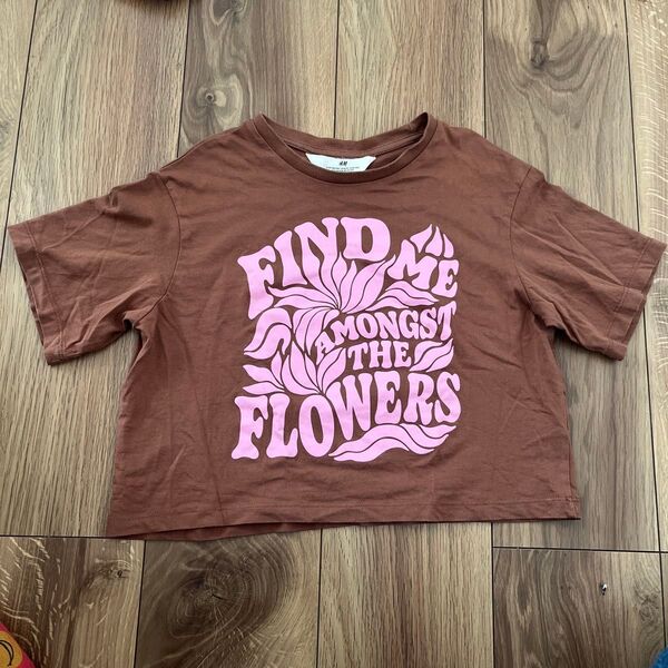 H&M クロップド丈Tシャツ ピンクの花柄 ブラウン 134/140