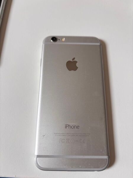 Apple iPhone6 シルバー