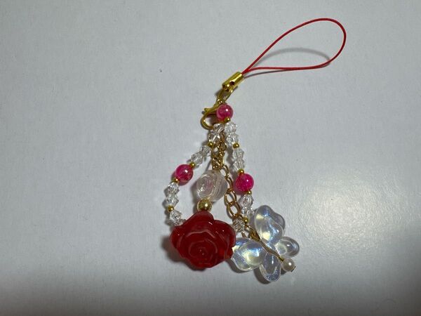 ② ハンドメイド キーホルダー チャーム ストラップ かわいい バッグチャーム アクセサリー ゴールド 蝶々 薔薇 ビーズ