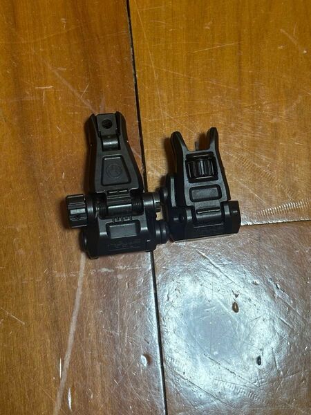 MAGPUL MBUS PRO アイアンサイト 実物?