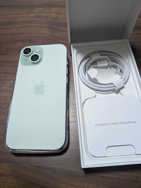 【美品・動作確認】iPhone15 海外版SIMフリー シャッター音なし128GB 物理シム2枚可 ※オマケ付け