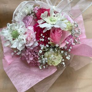 生花ピンク系癒されるアレンジ