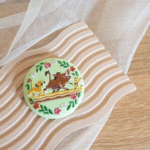 ディズニー 刺繍缶バッチ ライオンキング