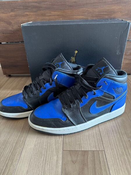 NIKE AIR JORDAN 1 MID ロイヤルブルー/ブラック