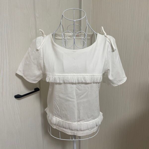 ★2点で500円対象 汚れあり feroux フェルゥ フリンジ付きTシャツ 2サイズ(M)