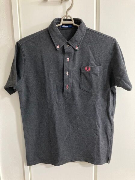 FRED PERRY 半袖ポロシャツ ダークグレー Lサイズ ピンクの刺繍