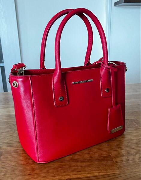 NY&C レッド ショルダーバッグ