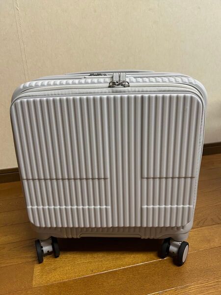 innovator イノベーター スーツケース 33L
