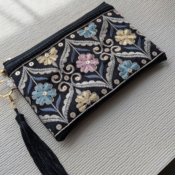 インド刺繍リボンポーチ 48 ハンドメイド ポーチL ブラック タッセル