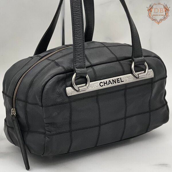 シャネル キャビアスキン チョコバー ミニボストン ブラック 肩掛け CHANEL レディース バッグ ロゴプレート 942