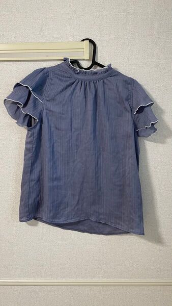 ブラウス トップス ボリューム袖 フリル フェミニン フォーマル ガーリー 紫 ホワイト 二の腕カバー 体型カバー 夏服 デート服