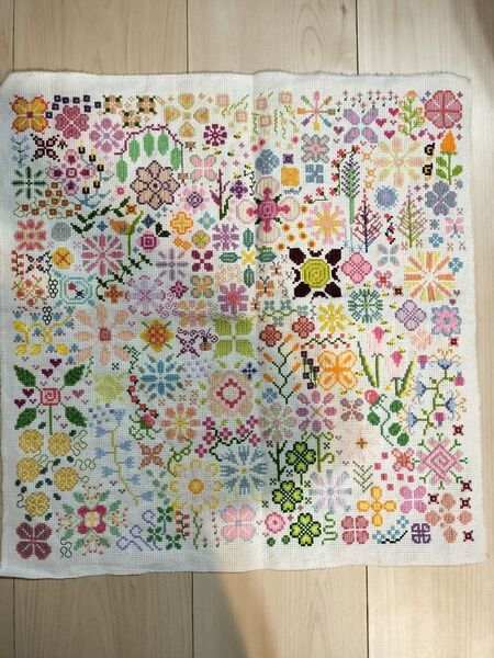 A 刺繍 クロスステッチ 完成品☆花柄モチーフ