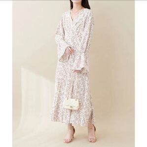 新品 ナチュラルクチュール カシュクールワンピース 花柄