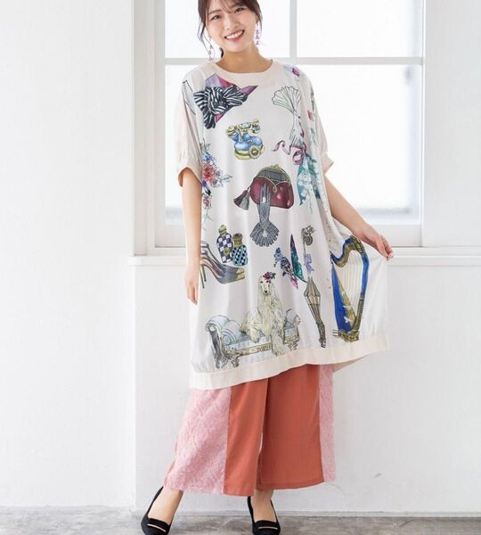 is scolar イズスカラー 552216:華やかな貴婦人モチーフプリント 切替ワンピース