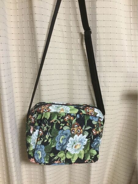 花柄ショルダーバッグ