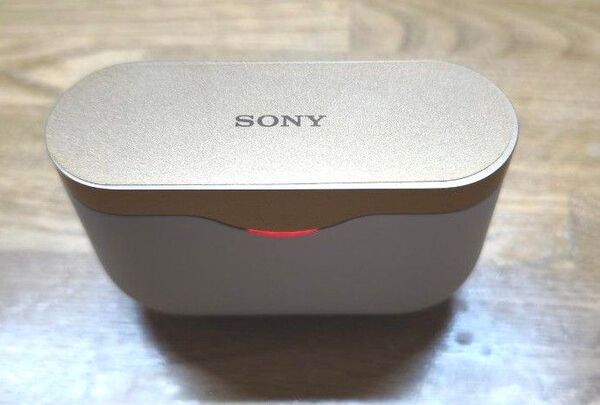 WF-1000XM3 充電ケースのみ (おまけで左側イヤホンと充電ケース用のゴムケースと純正充電テーブルとスクリーンプロテクター)