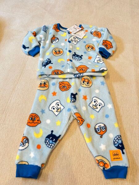 新品未使用 タグ付き アンパンマン 80㎝ あったか素材パジャマ