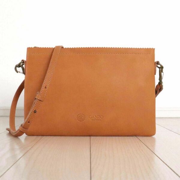 美品 GANZO ガンゾ サケット3 サコッシュ レザー ショルダー バッグ