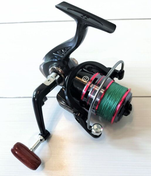新品 PE ライン付き スピニングリール 3000 番 糸付き 本体 リール 1号 1.2号