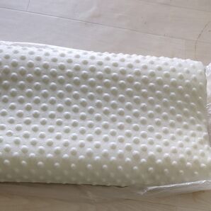 新品未使用 枕 まくら ピロー ドット柄 ホワイト系