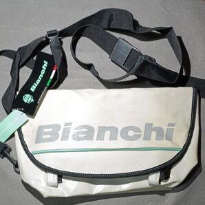 Bianchi メッセンジャーバッグ ホワイト 未使用 タグ付き