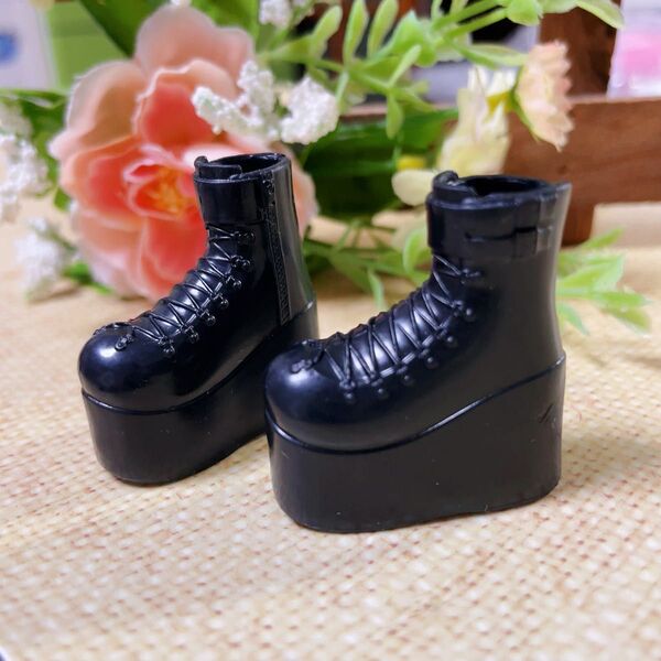 厚底ショートブーツ ブーツ 黒 靴 くつ ブライス リカちゃん バービー ジェニー モモコ オビツ 着せ替え 人形