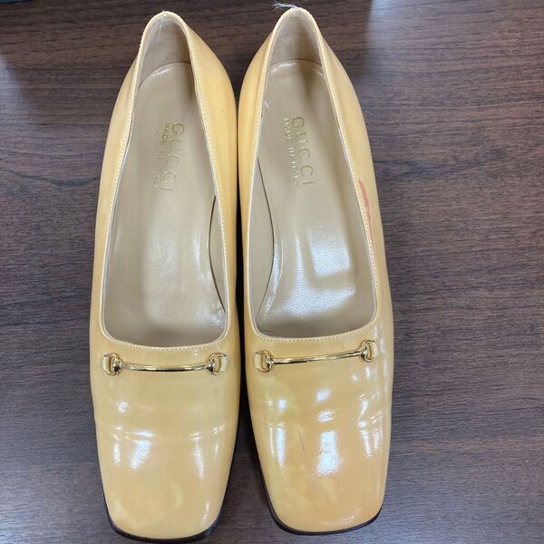 GUCCI ローファー 7 1/2B エナメル ベージュ パンプス レディース