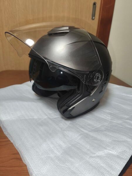 バイクヘルメット(インナーシールド付き)