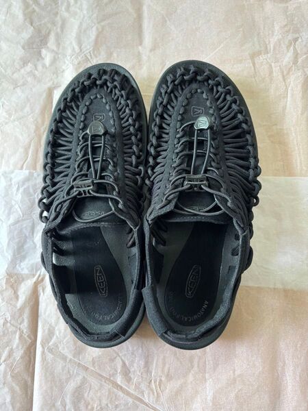 【着用2回程度】KEEN UNEEK キーン ユニーク 25.5cm 黒 サンダル