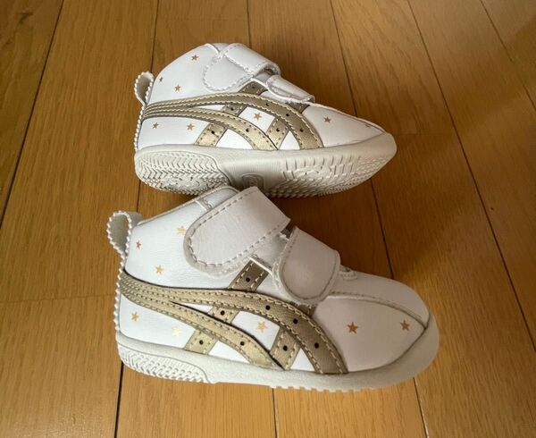 ASICS スクスク ファーストシューズ ホワイト/ゴールド