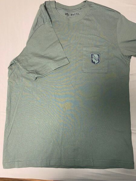 ユニクロ×進撃の巨人 UT Mサイズ 綿100% Tシャツ 半袖 UNIQLO カーキ オリーブカラー
