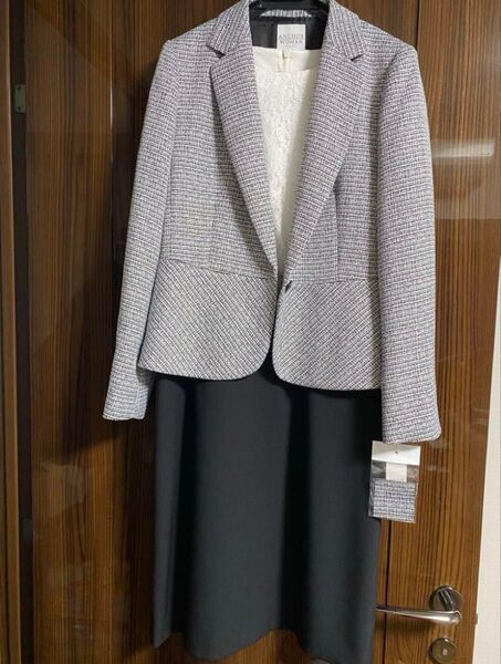 【新品】洋服の青山 テーラードカラーアンサンブル ワンピース&ジャケット セットアップ ブラックフォーマル セレモニースーツ
