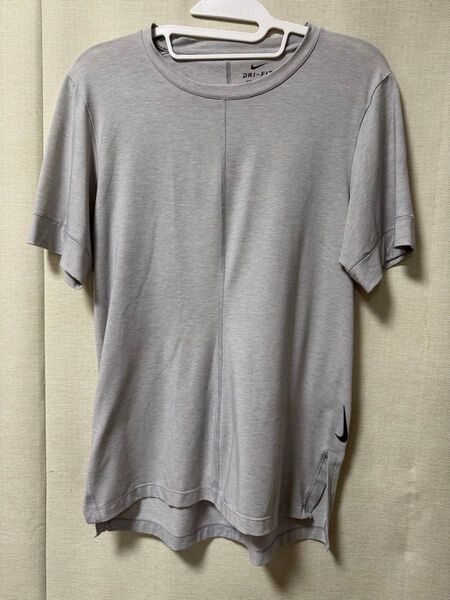 新品 NIKE DRI-FIT Tシャツ グレー