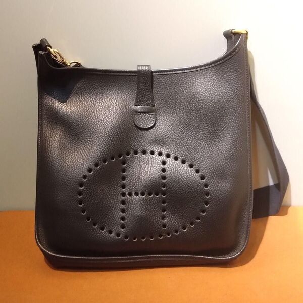 HERMES エルメス エヴリン Evelyne エブリン ショルダーバッグ Hロゴ ブラック ゴールド 金具 レザー 黒 バッグ