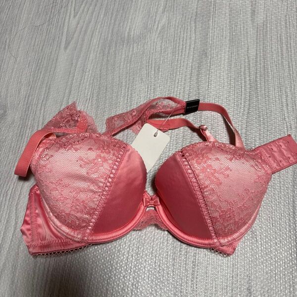 新品未使用品 PEACH JOHN(ピーチジョン)下着 ブラジャー E65